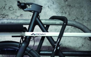 SEA-DENNY-The-handlebar-can-also-be-fully-removed-to-secure-the-frame-to-the-wheel-the-visual-of-a-handlebar-less-bike-also-acts-as-a-visual-deterant-1160x730